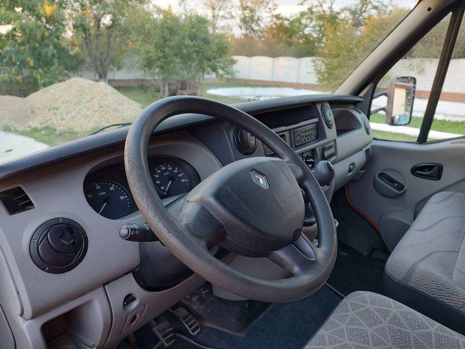Vand sau schimb camioneta cu prelata Renault Master 150 cp, 9 paleti