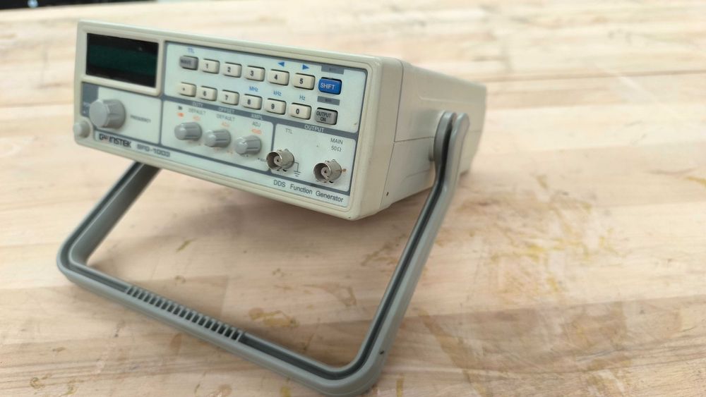 Generator de funcţii, GW INSTEK SFG-1003