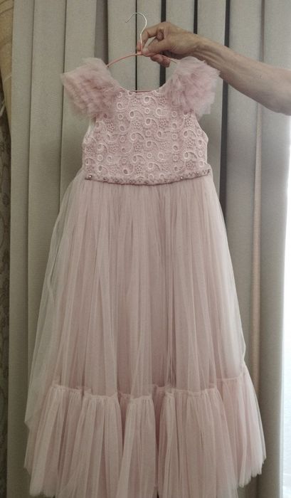 Шикарное, пышное нарядное платье