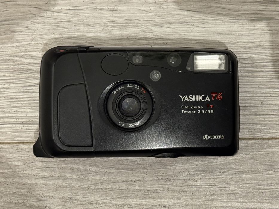 Yashica T4 - aparat point & shoot 35mm film