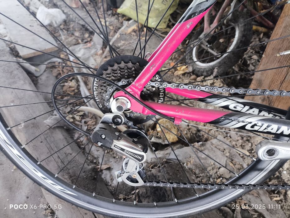 Продам шоссейный велосипед GIANT