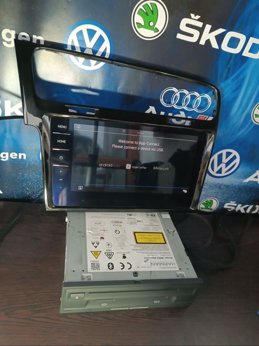 Navigație VW MIB2.5 Harman + Display 9.2” + Ramă Piano Black
Preț: 3.5