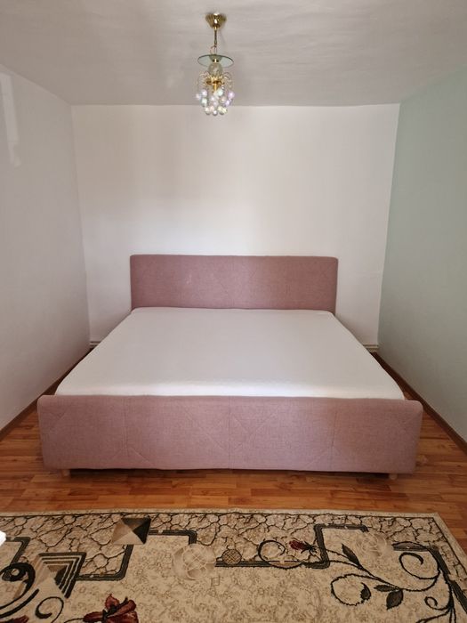 Chirie casa Bucium