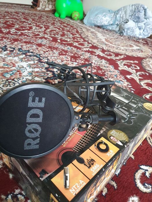 Студийный микрофон Rode NT2-A