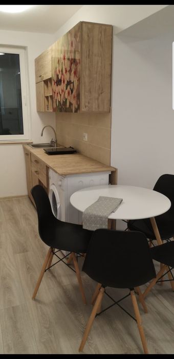 Închiriez apartament