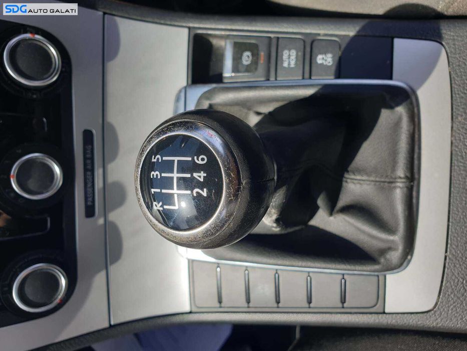 Nuca cu Manson in 6 Trepte de la Schimbator Trepte Viteze cu Uzura Volkswagen Passat B7 2010 - 2015 [Q3030]