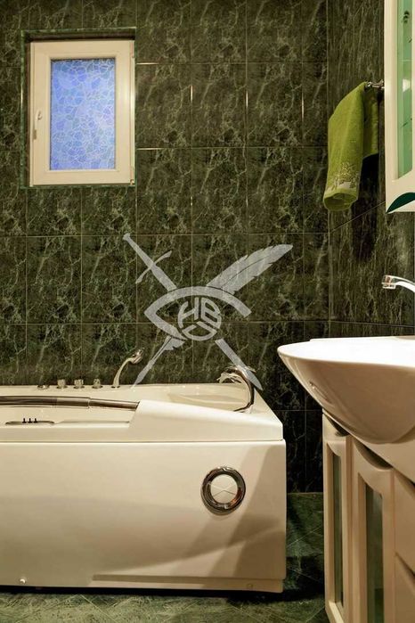 Продава се Тристаен апартамент в София, Борово - 100 кв.м за 5500 €/кв.м - Снимка #3