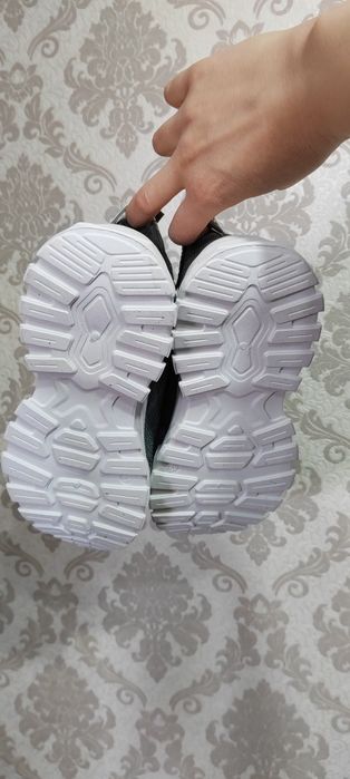 Кроссовки летние