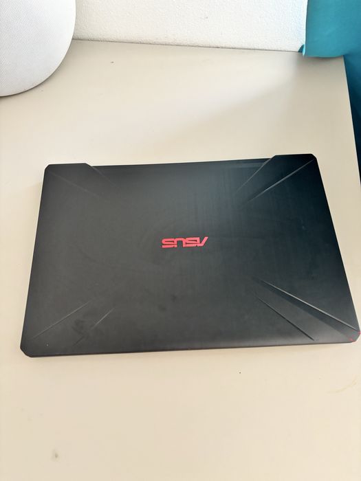 Asus Tuf Gaming• i5-8300H• 16Gb ram• Nvidia GTX 1050• SSD + 1Tb