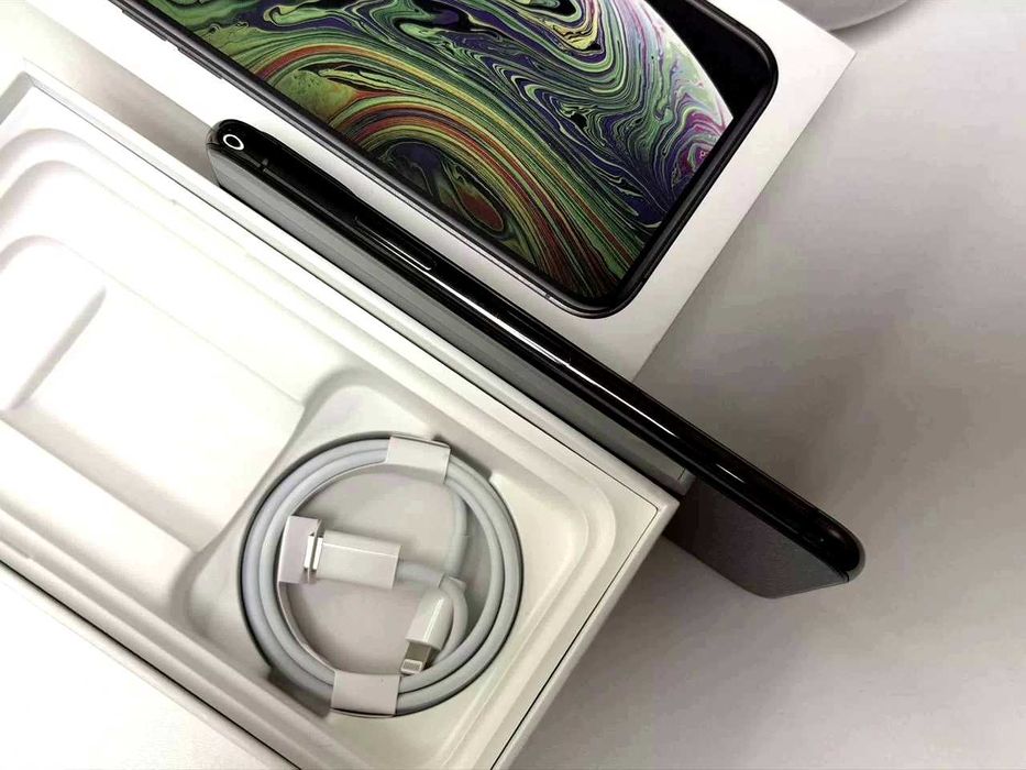 iPhone Xs Space Gray в идеальном состоянии