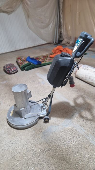 Кілем жуу апаратын сатылады