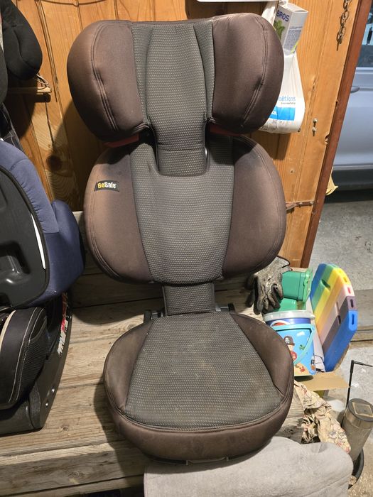 Scaun auto copii + cadou un inaltator