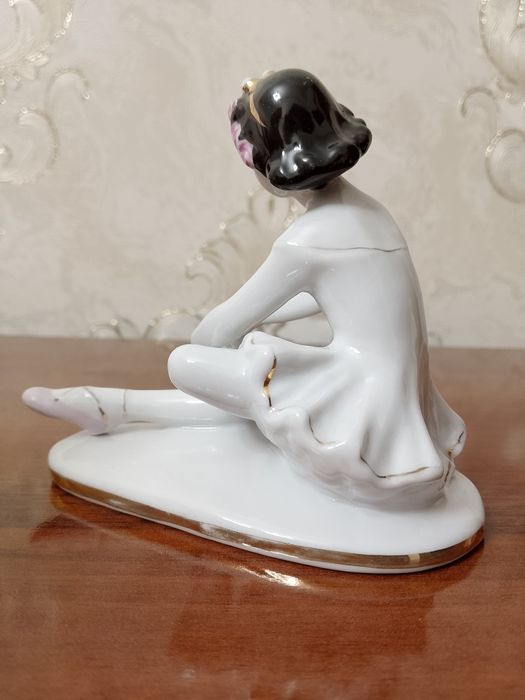 Статуэтки балерин Дашенька и Машенька. ЛФЗ.  См. все фото