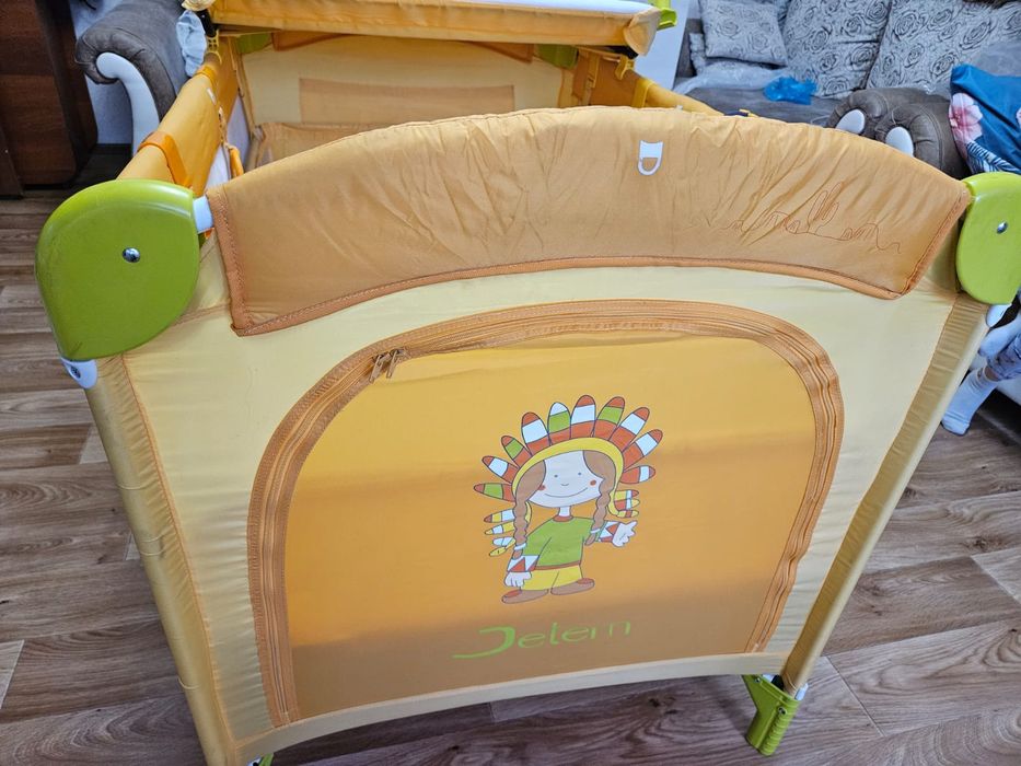 Детская кровать манеж