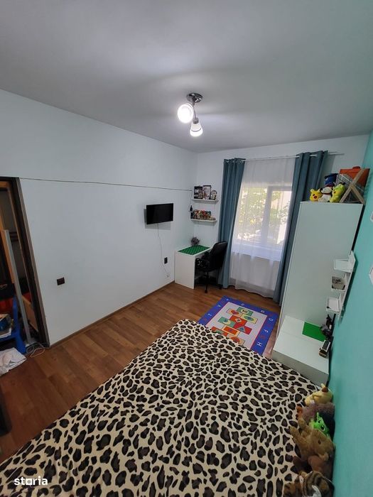 2 camere, 12 minute metrou, Langa Penny, centrala proprie