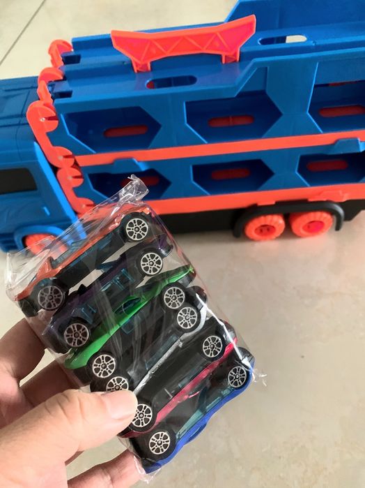 Трюковый гараж автотрек