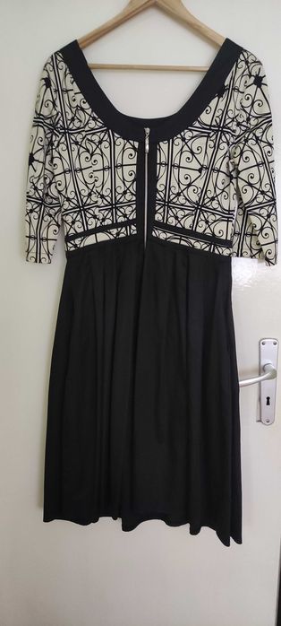 Официална сатенена рокля. Черно-бяла.