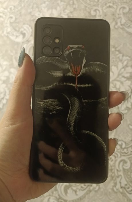Продам телефон Самсунг А51