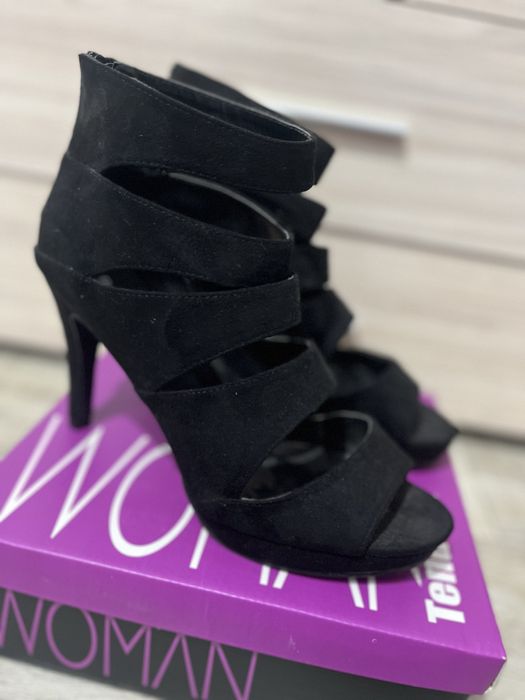 Дамски обувки с ток