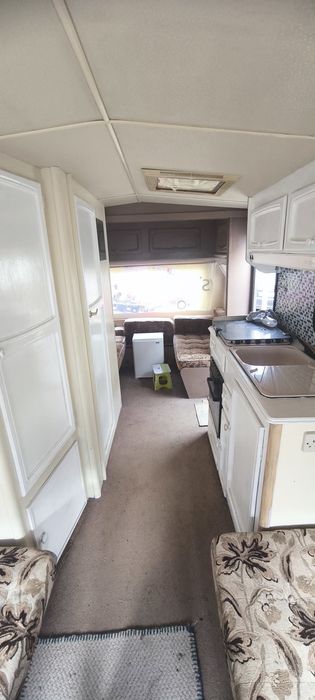 Каравана дължина 5,80м.