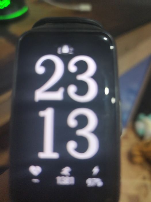 Продам ЧАСЫ Huawei Band