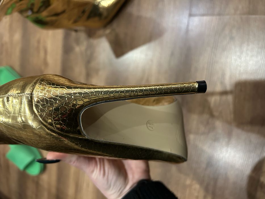 Златни боти