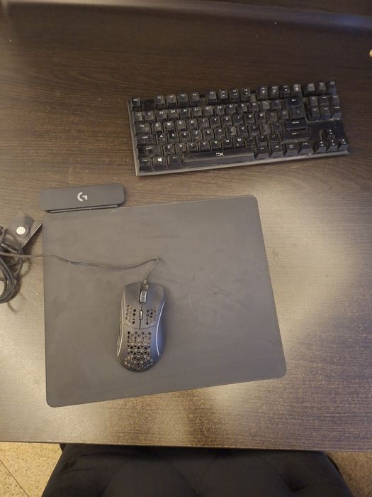 Tastatura gaming hyperx cu mause gaming,+peid