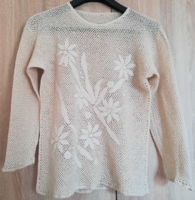 Дамска блуза мрежа с флорални мотиви,плетена на една кука