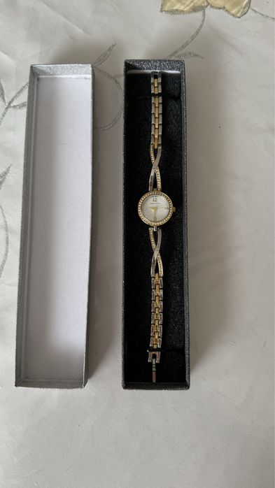 Кварцевые часы Anne Klein