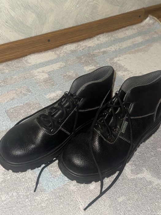 Продам летние ботинки