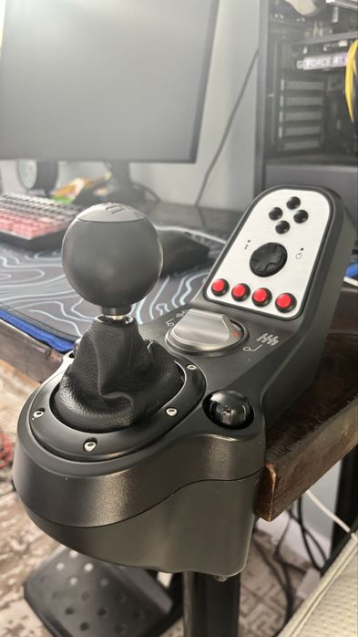 Игровой руль Logitech g25