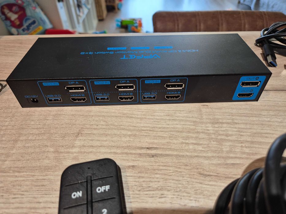KVM превключвател 2 компютъра 1 монитор USB 3.0 KVM