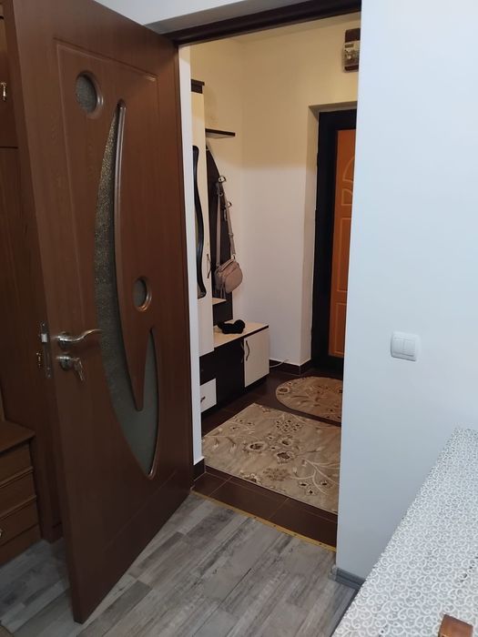 Vand apartament cu 2 camere