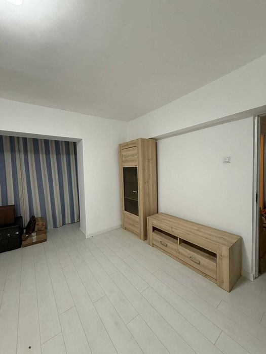 Inchiriez apartament 2 camere ultracentral mobilat etaj 2