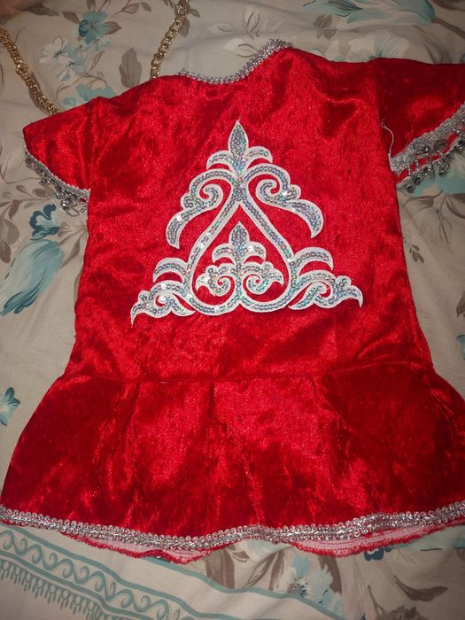 Продам жилетку на девочку