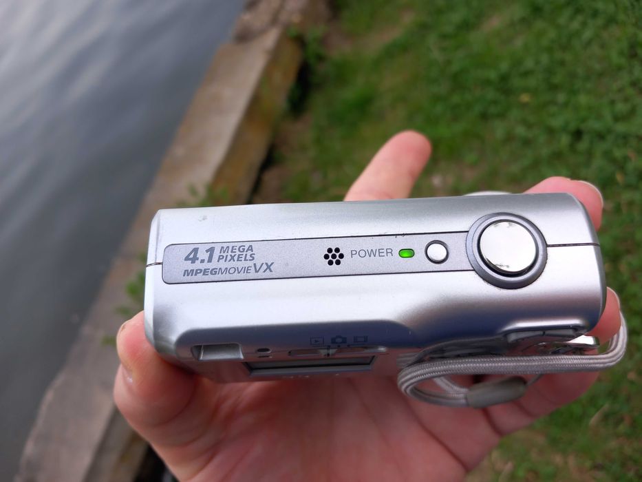 Sony S40, f mic, elegant și usor, Japan