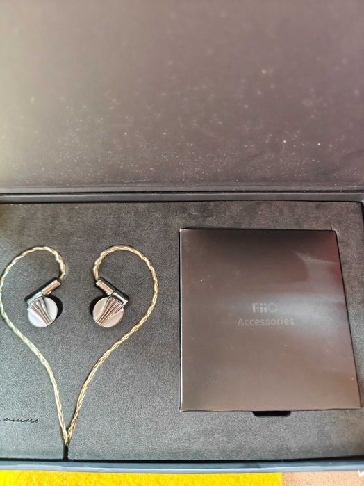 FiiO FD5 Flagship Dynamic Driver IEM | Отлично състояние | Почти пълен комплект | Hi-Fi клас