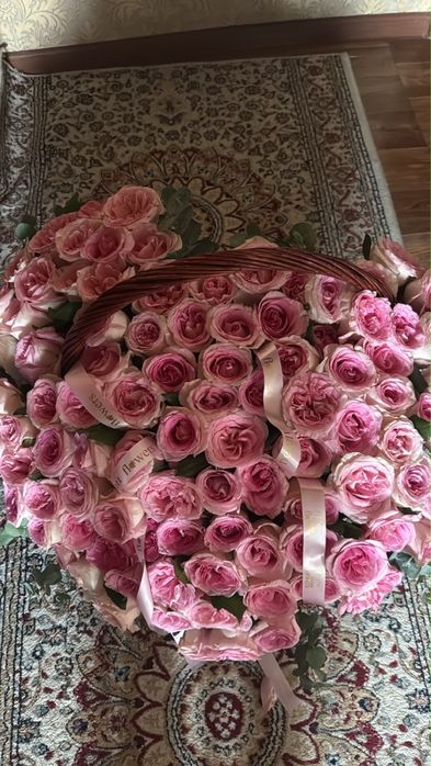 Нежные розы в виде сердечек