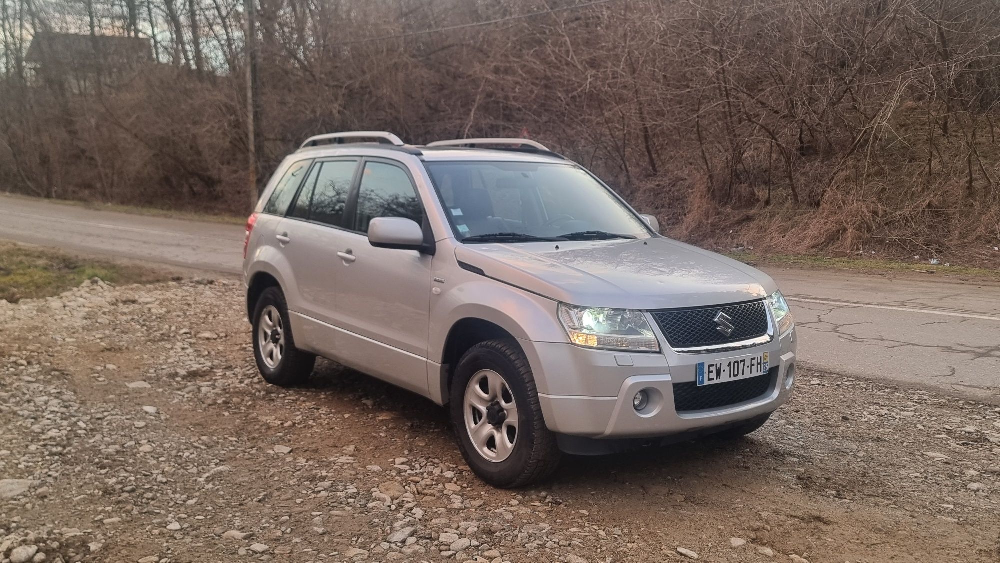 Vand suzuki grand vitara 4x4 Targu Jiu • OLX.ro