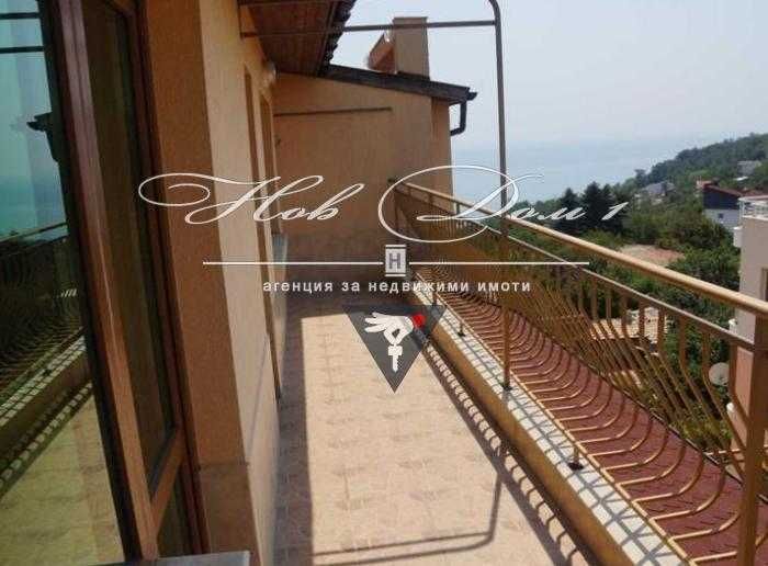 Продава се Тристаен апартамент в Варна, Галата - 158 кв.м за 1254 €/кв.м - Снимка #1