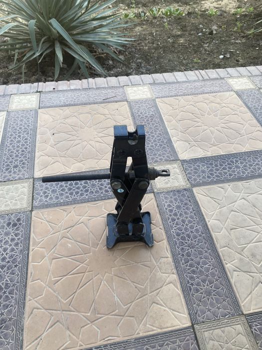 Домкрат маленький,  в комплект сумка