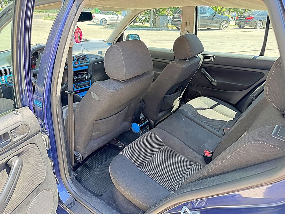 Parc Auto/ Vw Golf 4/1.6 Benzina/650€ Fix