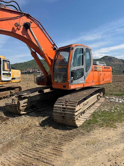 Brat excavator pe senile Doosan DX 300 LC piese