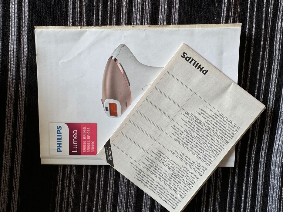 Фотоепилатор Philips Lumea Prestige BRI 965