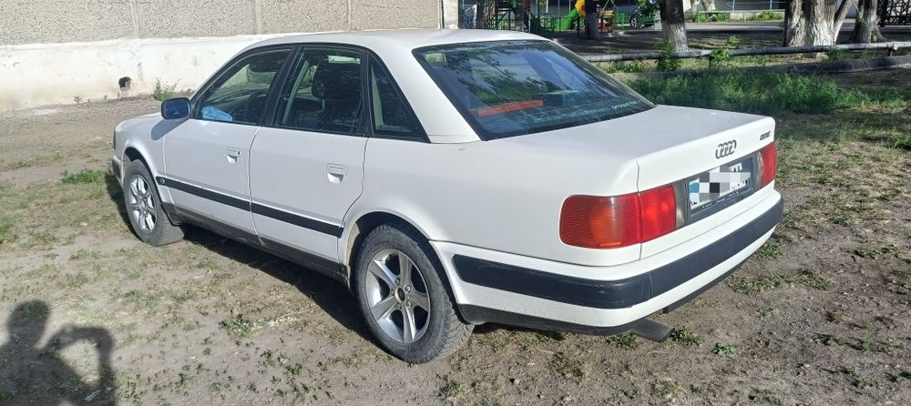 Продам Audi 100 C4