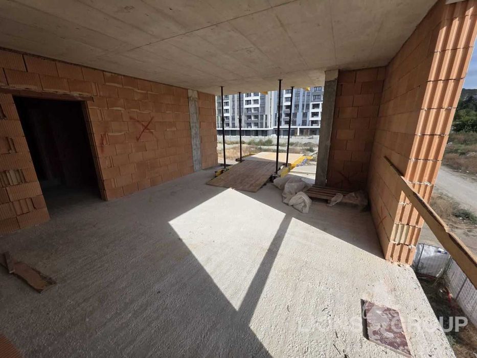 Продава се Тристаен апартамент в Варна, Владислав Варненчик - 110 кв.м за 1273 €/кв.м - Снимка #2