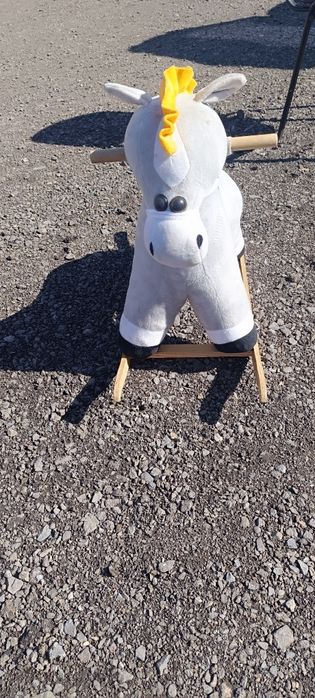 Лошадка качалка. Игрушки. Качалка.