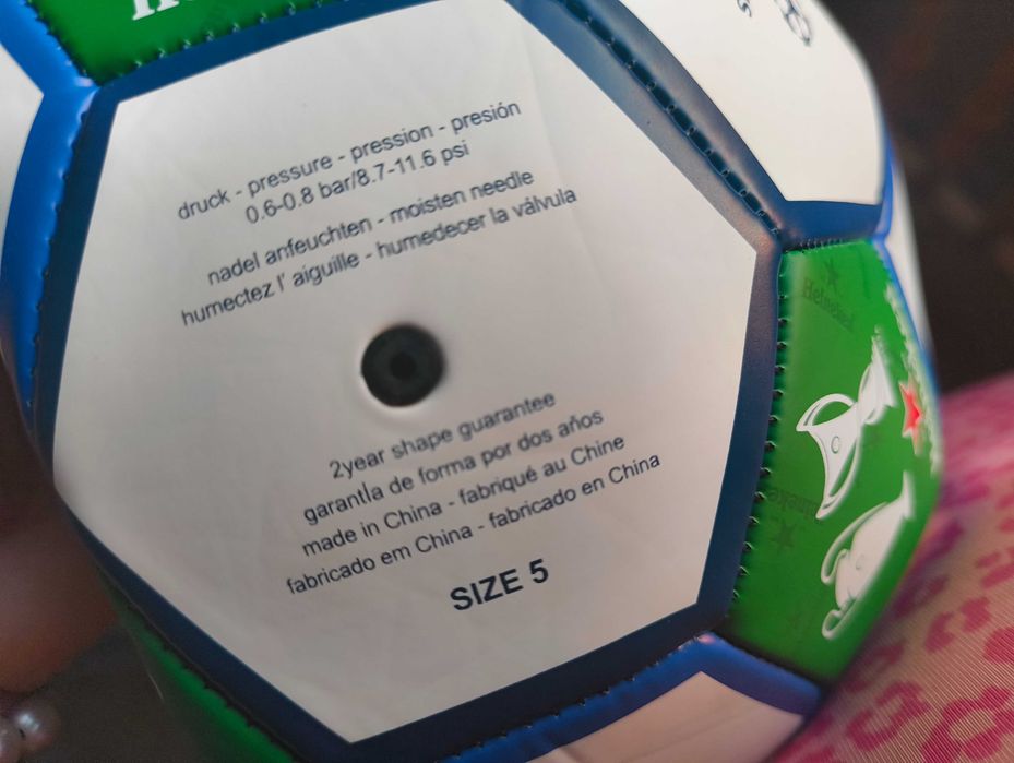 Футболна топка UEFA Heineken, с помпа
