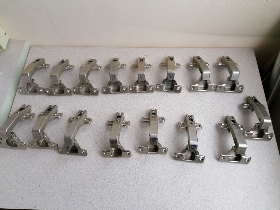 Панти за мебели-метални