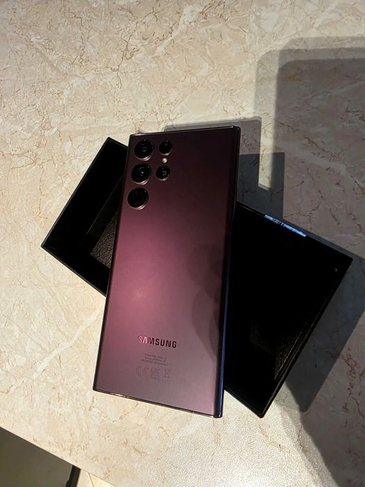 Продавам Телефон